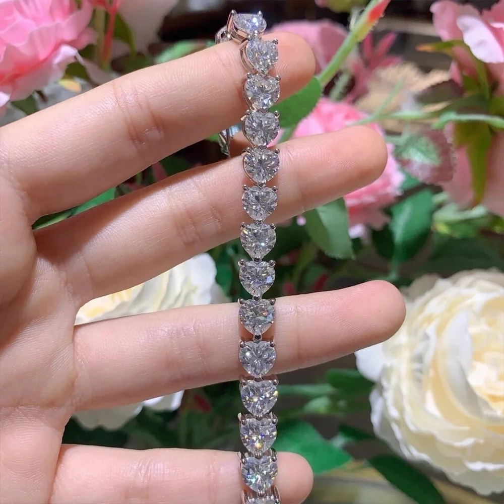 18k 30ct Heart Tennis Bracelet - Picture 9 of 17
